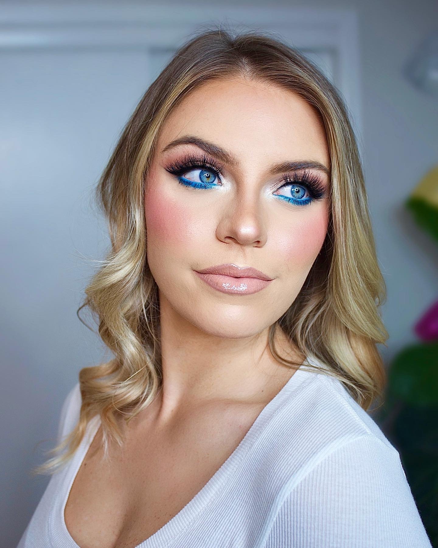 Glam makeup by Jacqueline Cole