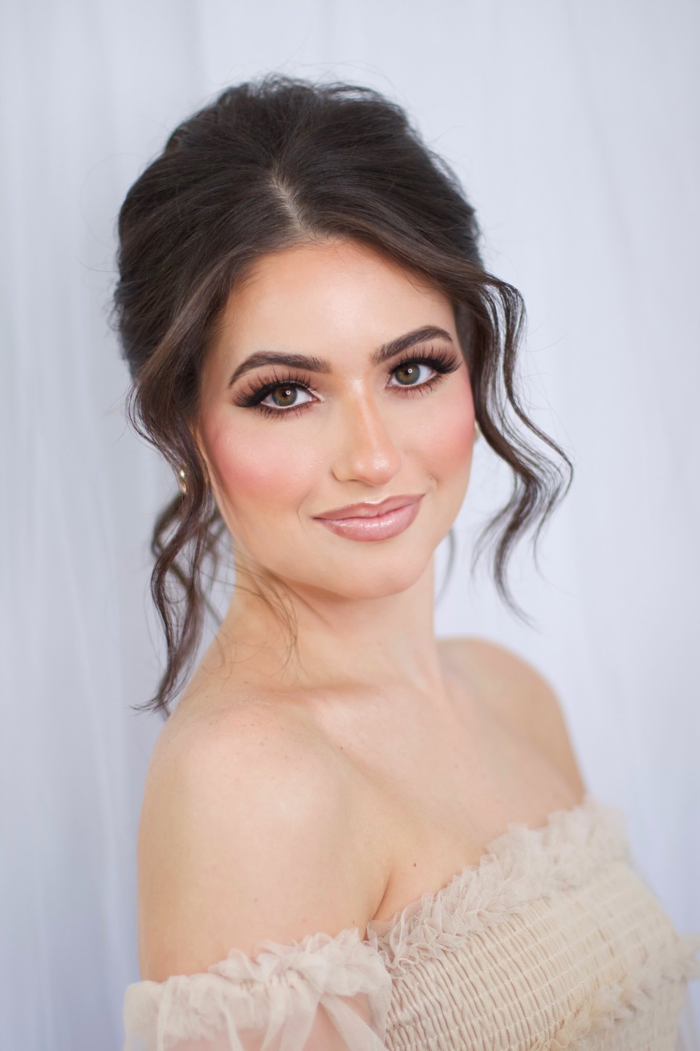 Glam makeup by Jacqueline Cole