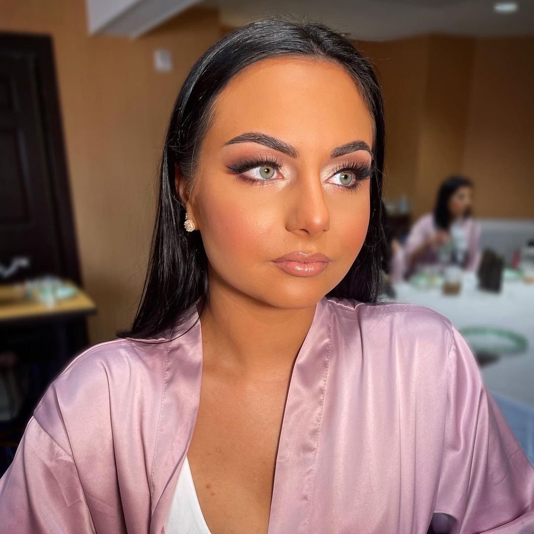Glam makeup by Jacqueline Cole